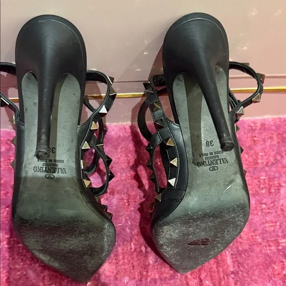 Valentino Black RockStud Pumps - Picture 3 of 8